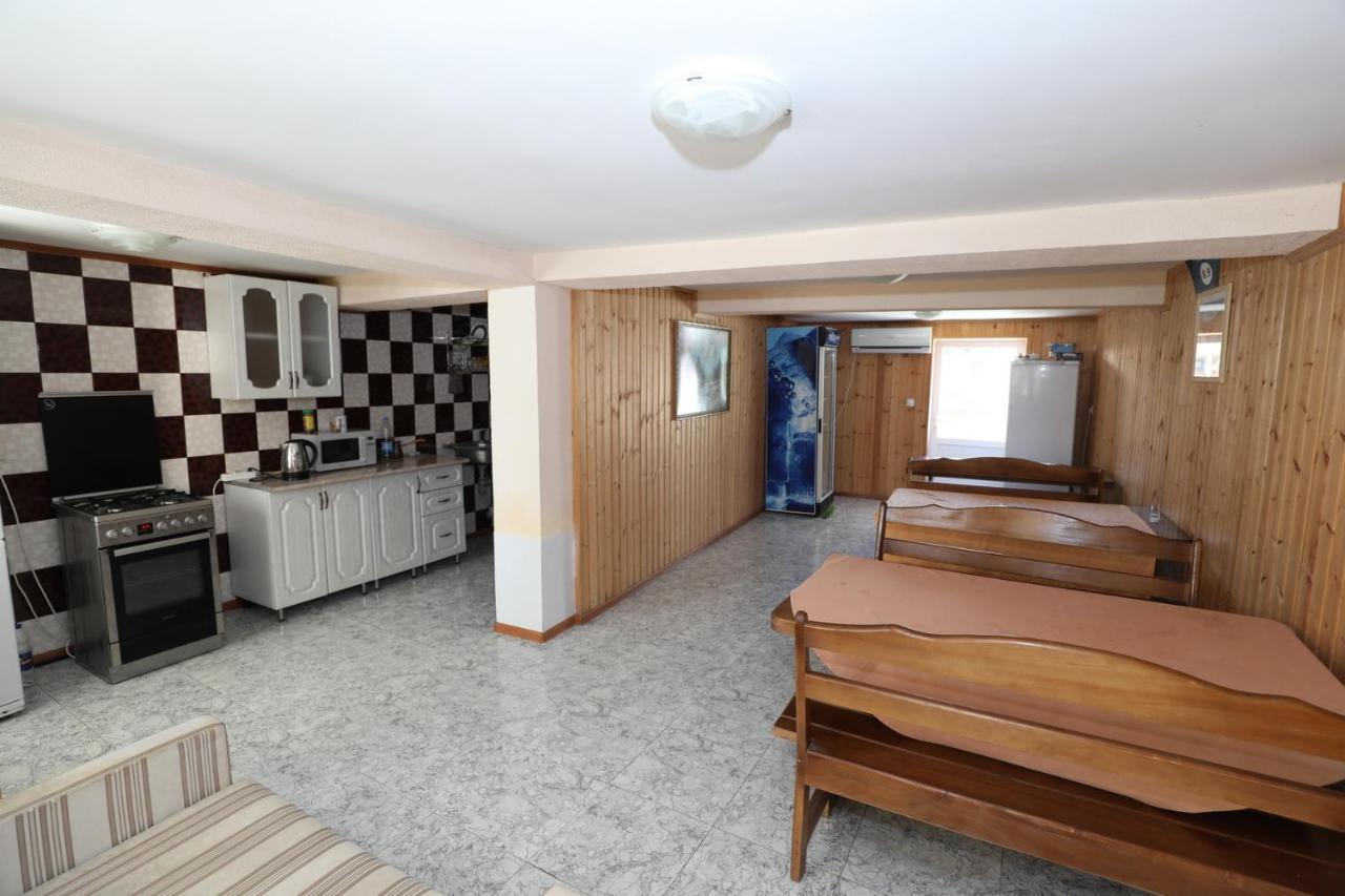 غوداوتا Rozalin Guest House المظهر الخارجي الصورة