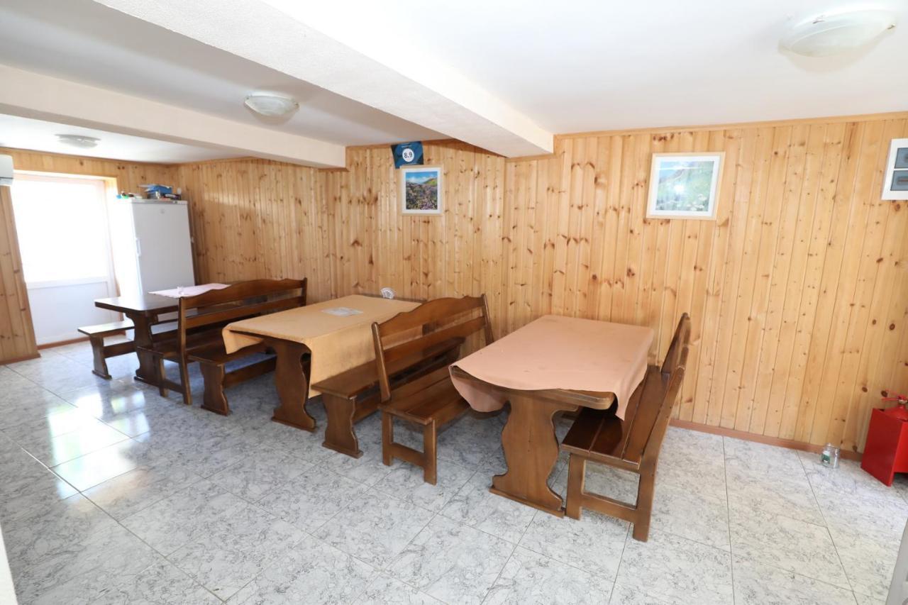 غوداوتا Rozalin Guest House المظهر الخارجي الصورة